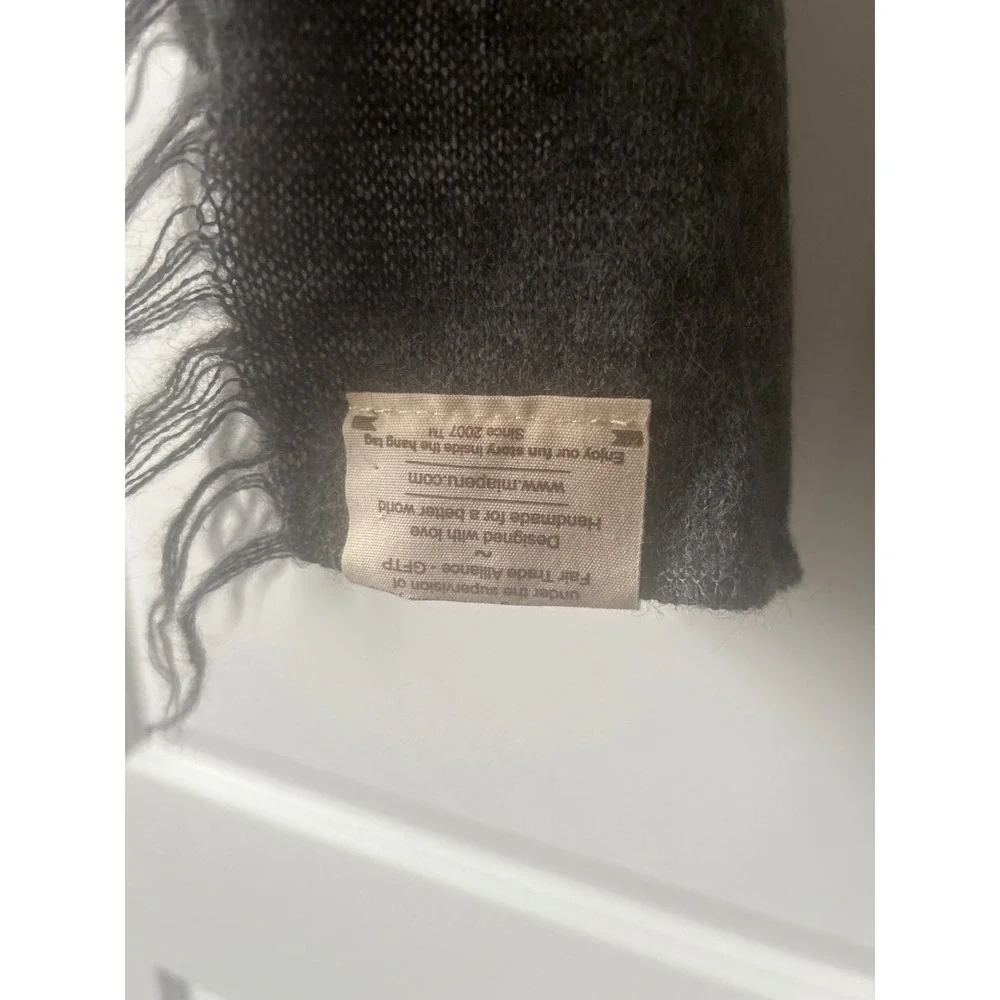 MIA Peru Mothers In Action Alpaca Wool Scarf Grey Handcrafted Fair Trade Fringe